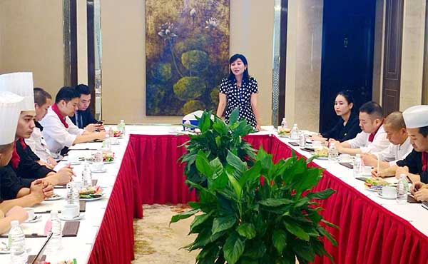 首界會(huì)議餐—“頭腦風(fēng)暴”會(huì)議在時(shí)代酒店召開